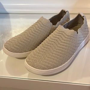 SO girl shoes size 5